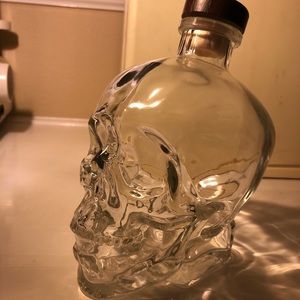 Glass skull decor